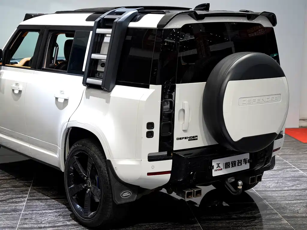 Land Rover Defender 2021 — фото 8