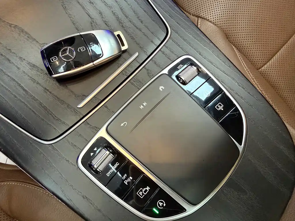 Mercedes-Benz E-Class 2021 — фото 11