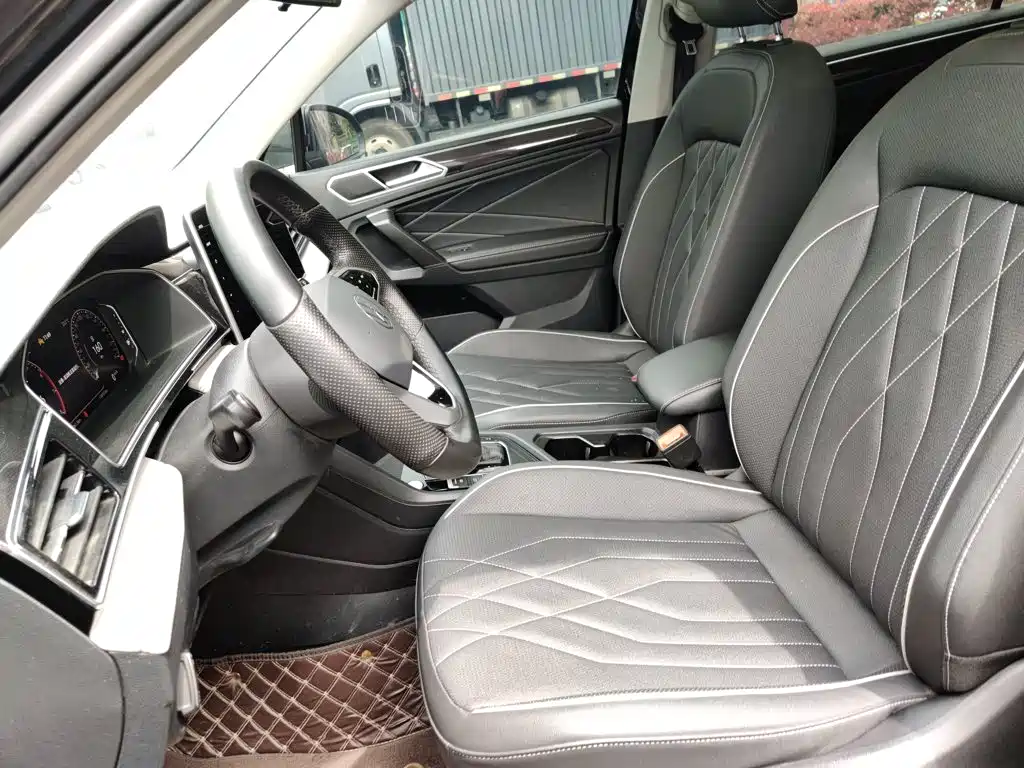 Volkswagen Tiguan L 2023 — фото 8