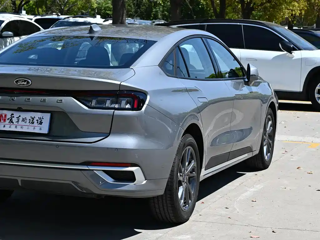 Ford Mondeo 2025 — фото 10