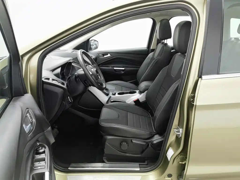Ford Kuga 2013 — фото 10