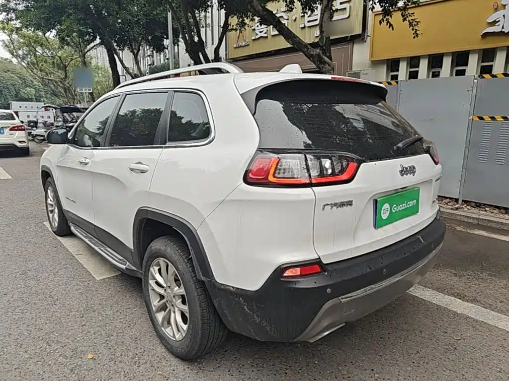 Jeep Cherokee 2019 — фото 5