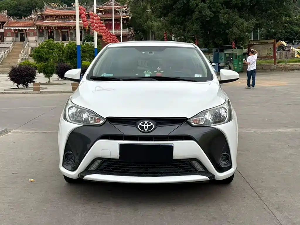 Toyota Yaris L 2019 — фото 4