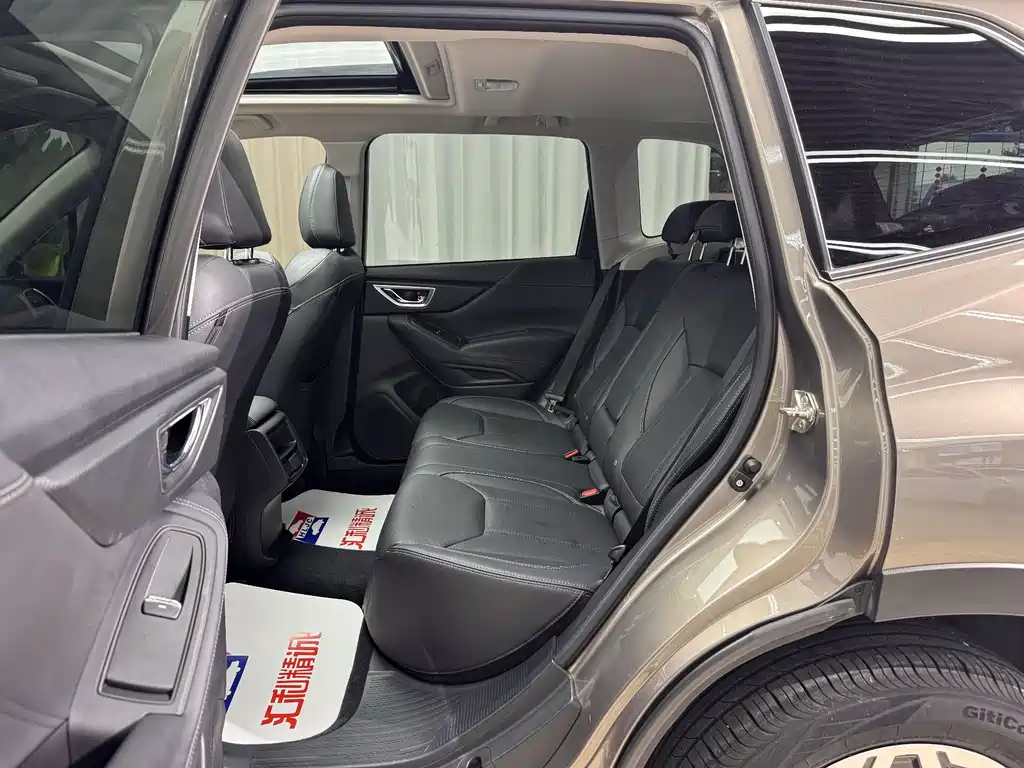 Subaru Forester 2019 — фото 8