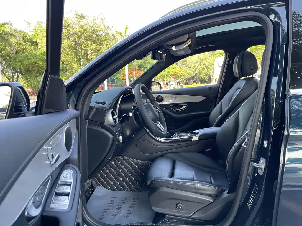 Mercedes-Benz GLC 2023