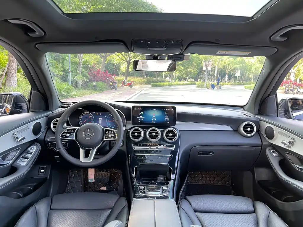 Mercedes-Benz GLC 2023