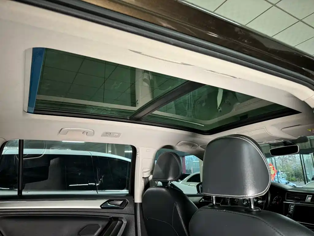 Volkswagen Tiguan L 2018 — фото 14