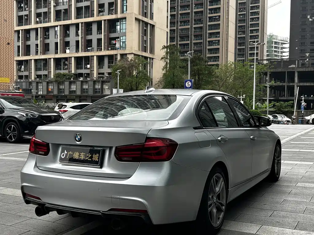 BMW 3 Series 2018 — фото 7