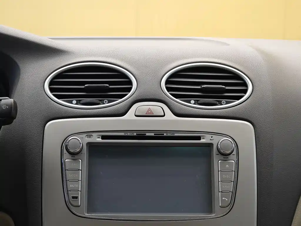 Ford Focus 2013 — фото 15