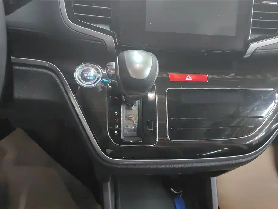 Honda Odyssey 2018 — фото 15