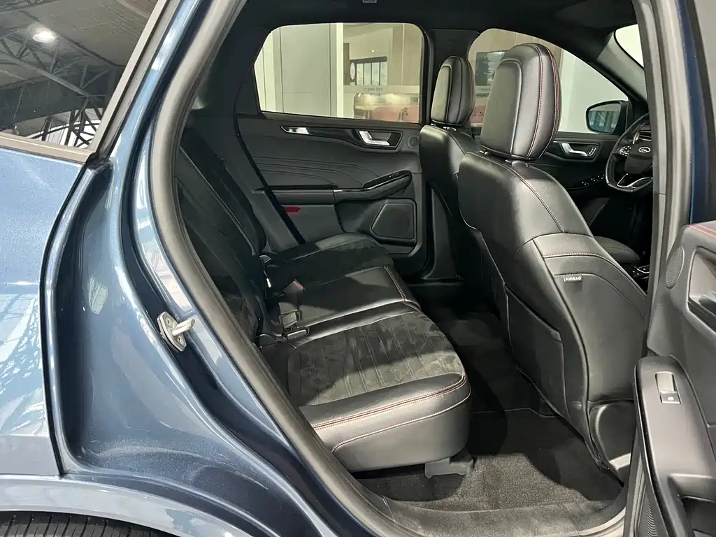 Ford Escape 2020 — фото 10