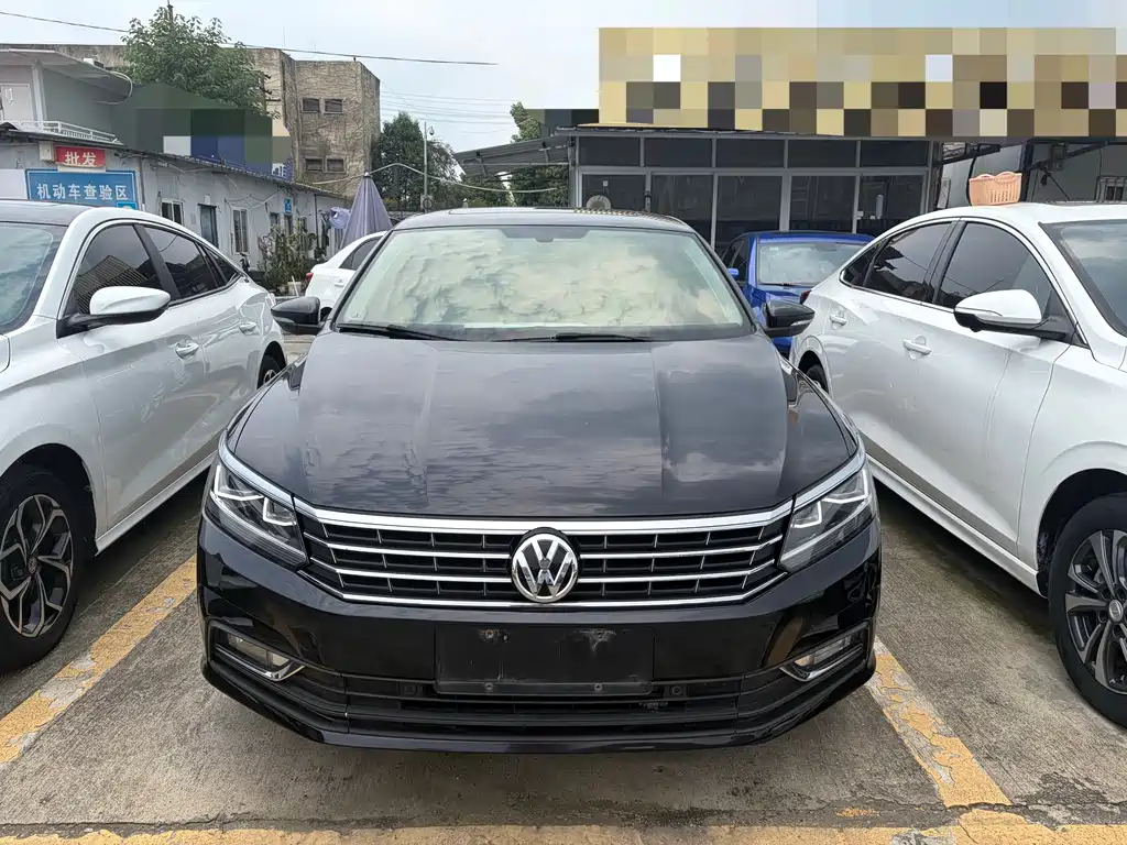 Volkswagen Passat 2018 — фото 1