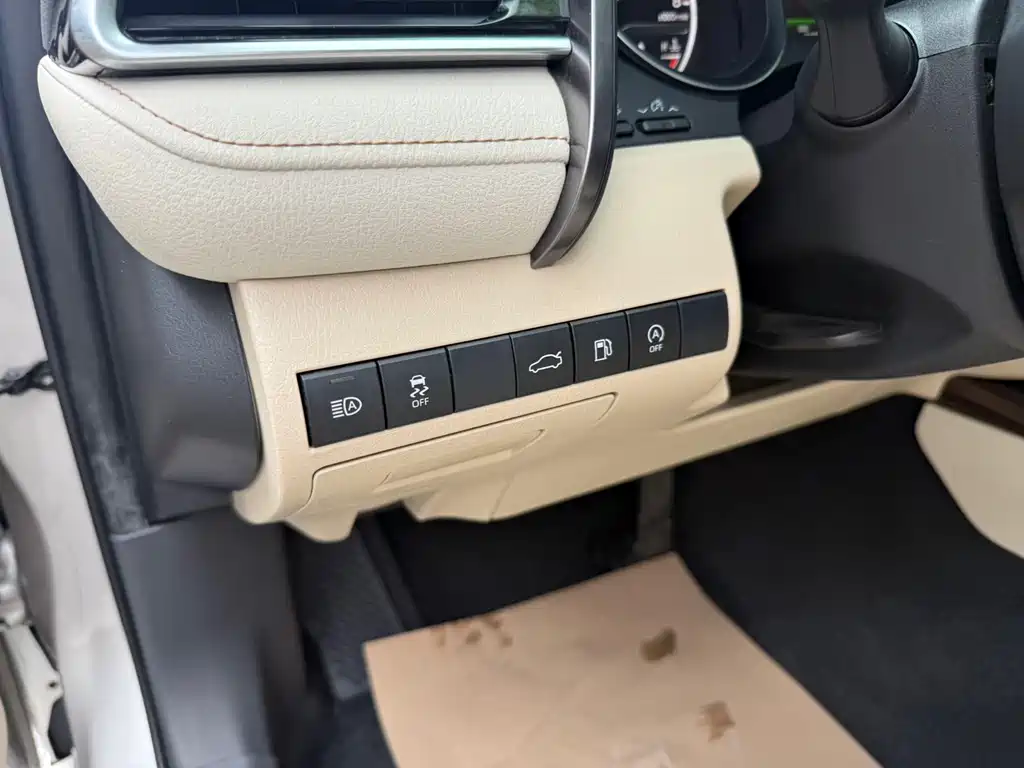 Toyota Camry 2018 — фото 14