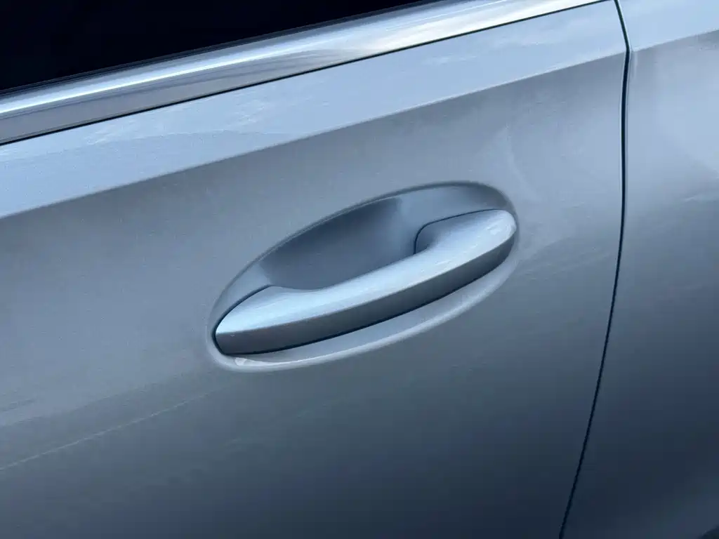 Mercedes-Benz C-Class 2025 — фото 10