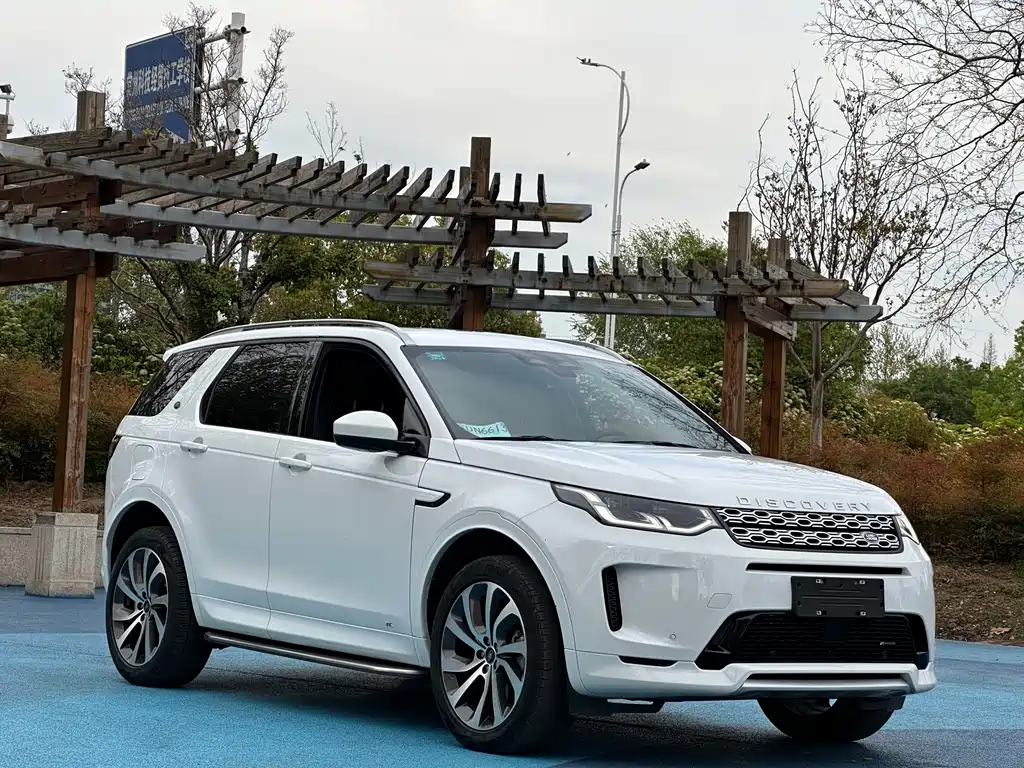 Land Rover Discovery Sport 2023 — фото 3