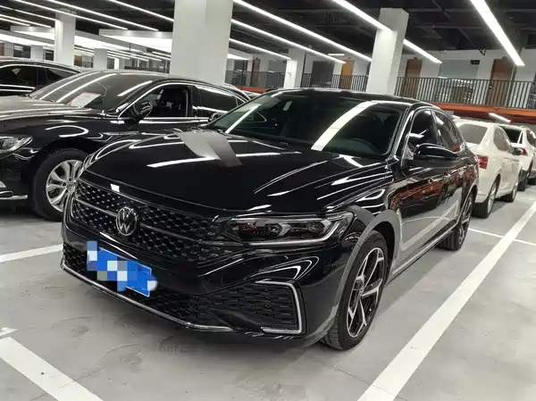 Volkswagen Passat 2025