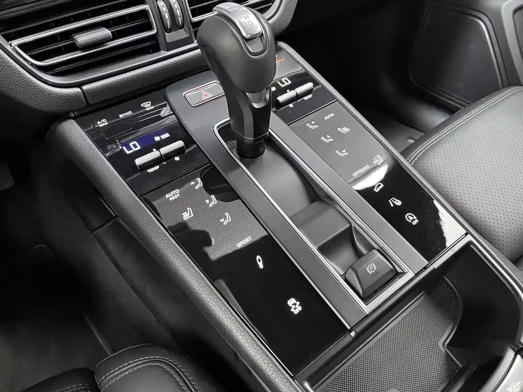 Porsche Macan 2023 — фото 9