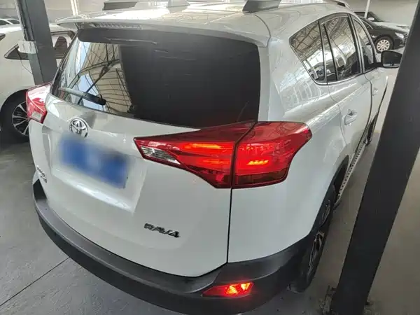 Toyota RAV4 2015