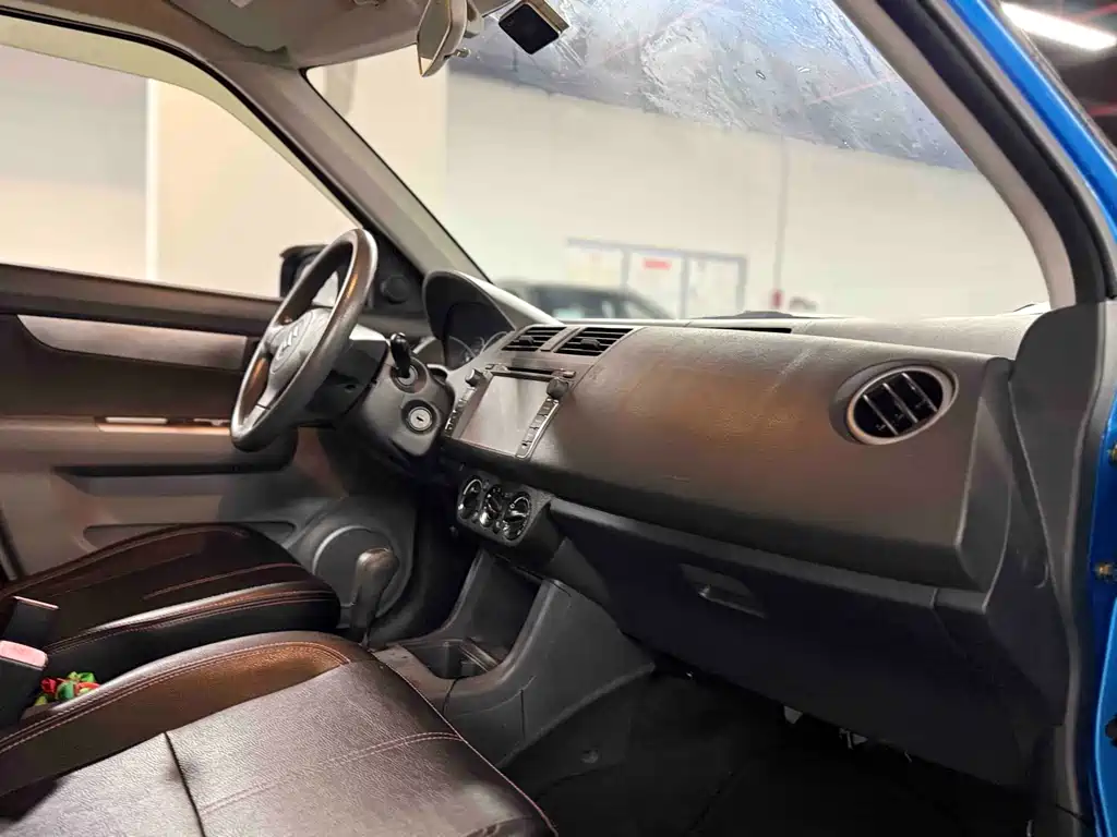 Suzuki Swift 2015 — фото 13