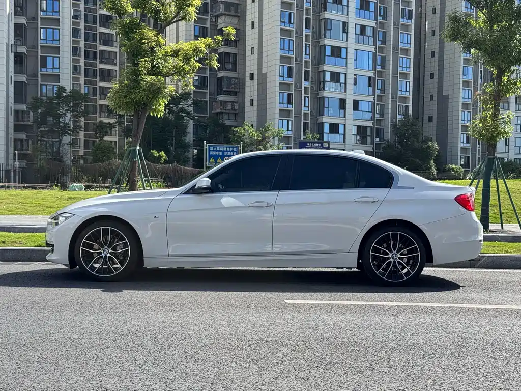 BMW 3 Series 2015 — фото 17