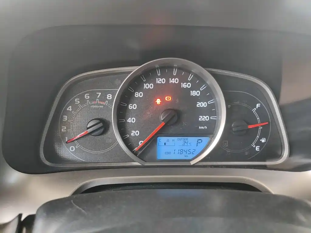 Toyota RAV4 2015 — фото 12