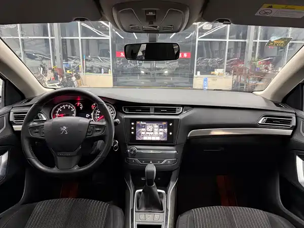 Peugeot 408 2016