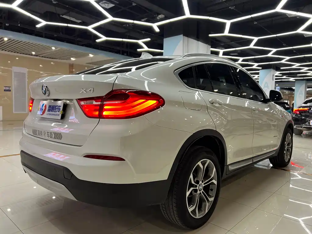 BMW X4 2016 — фото 11