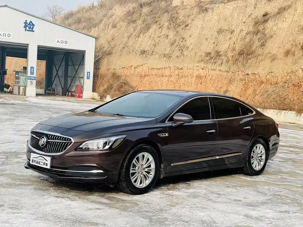 Buick LaCrosse 2017 — фото 1