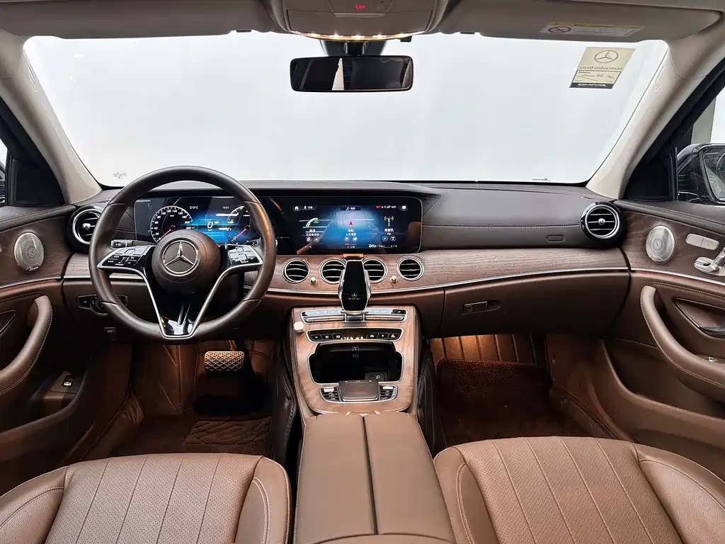 Mercedes-Benz E-Class 2023 — фото 11