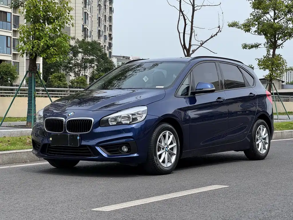 BMW 2 Series Active Tourer 2016 — фото 1