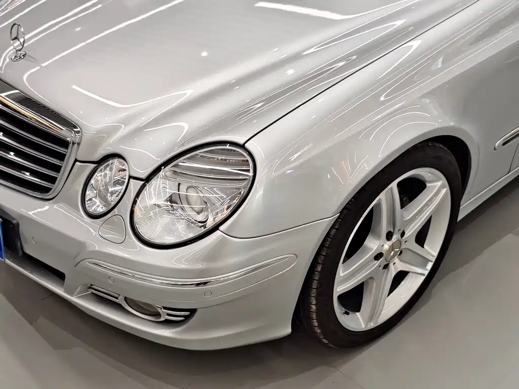 Mercedes-Benz E-Class 2009 — фото 4