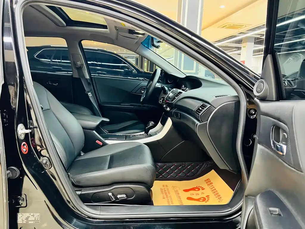 Honda Accord 2018 — фото 9