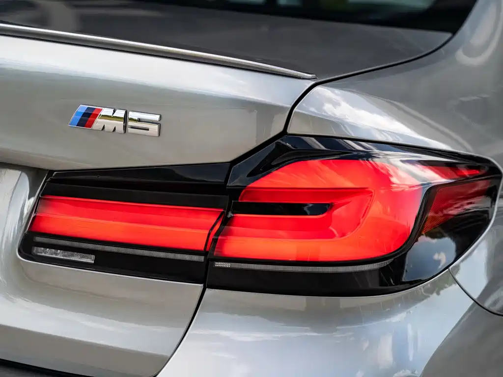 BMW M5 2018 — фото 7