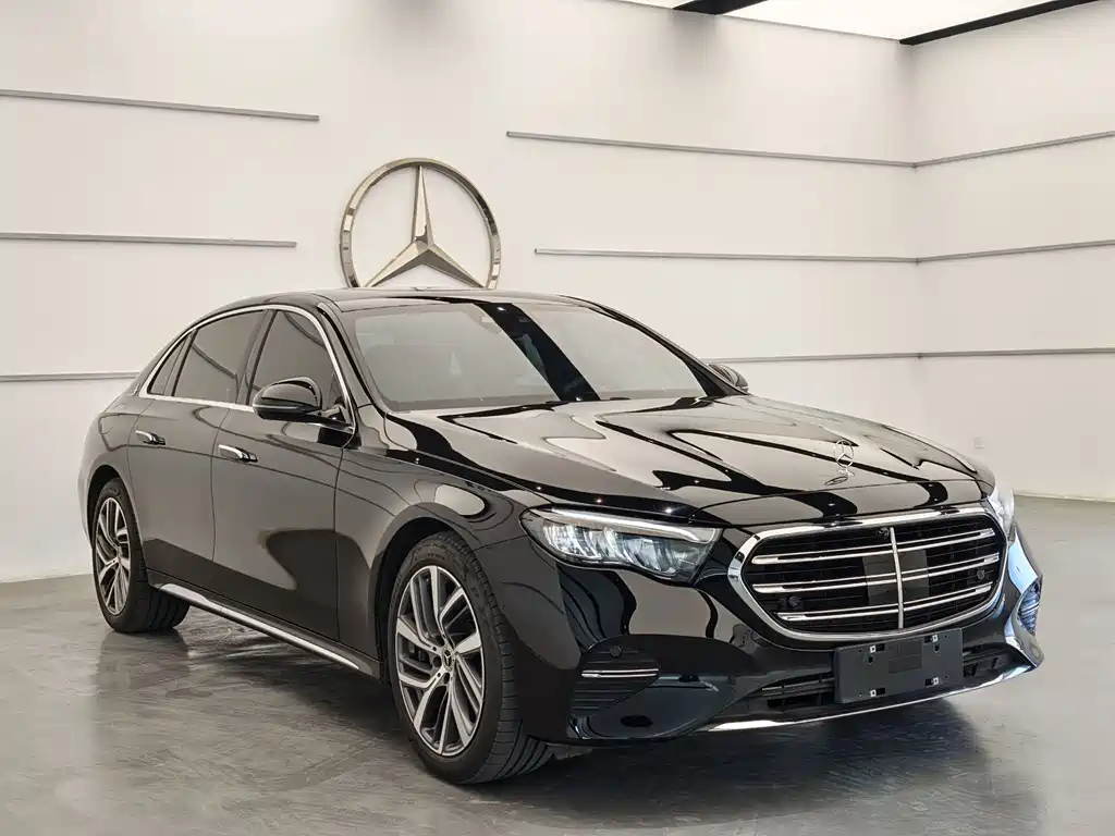 Mercedes-Benz E-Class 2024 — фото 4