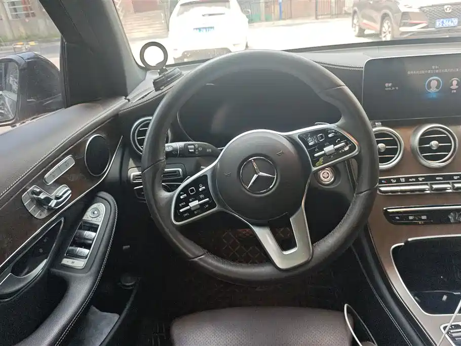 Mercedes-Benz GLC 2020 — фото 15