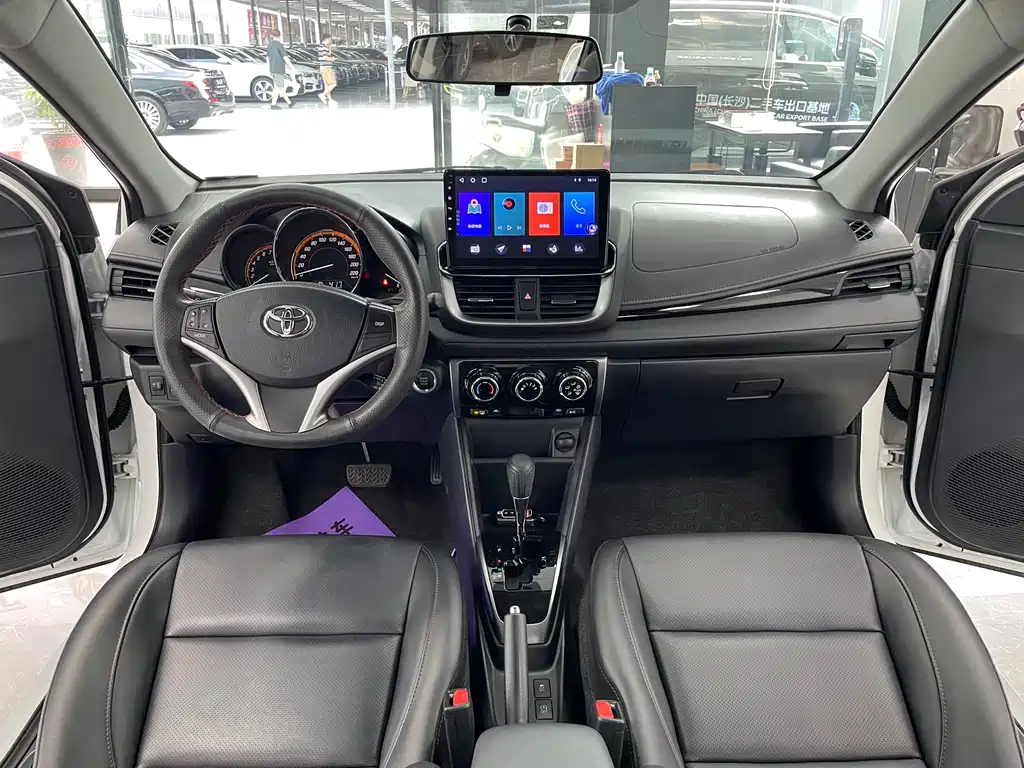 Toyota Yaris L 2022 — фото 8