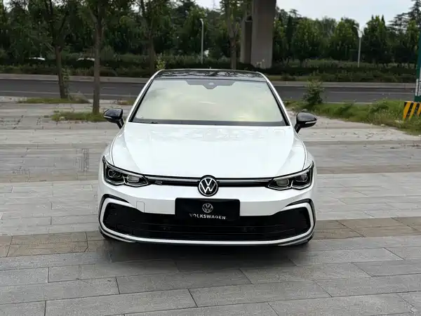 Volkswagen Golf 2021