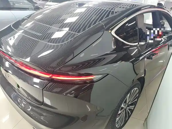NIO ET5 2022