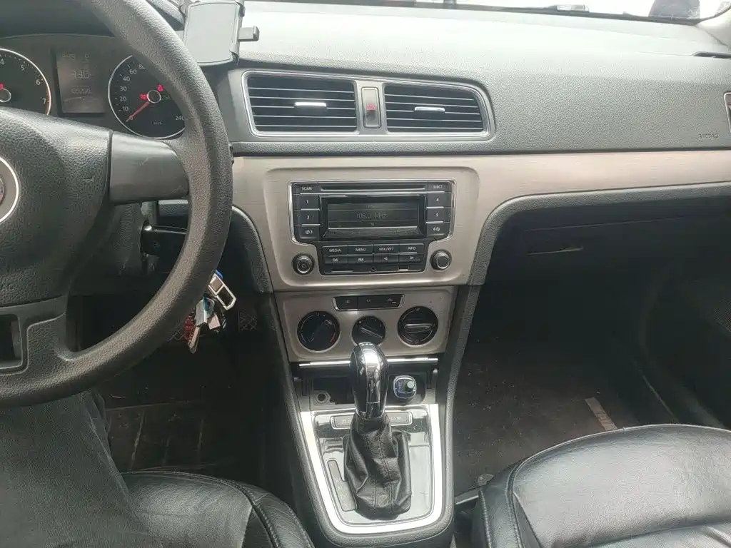 Volkswagen Lavida 2014