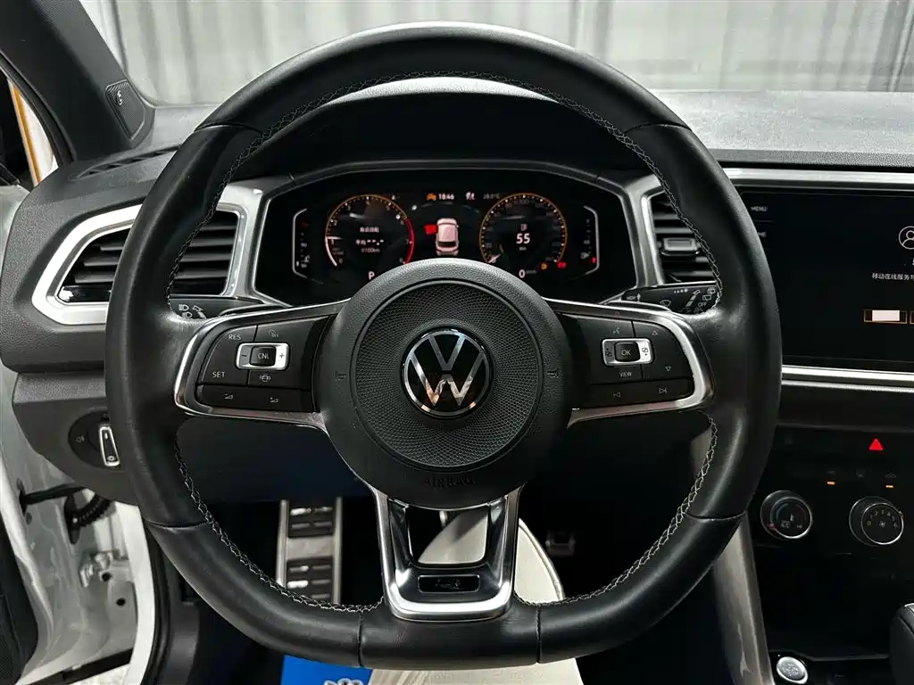 Volkswagen T-Roc 2023 — фото 13