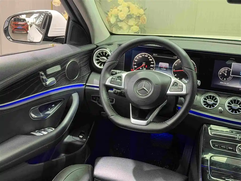 Mercedes-Benz E-Class 2017 — фото 16
