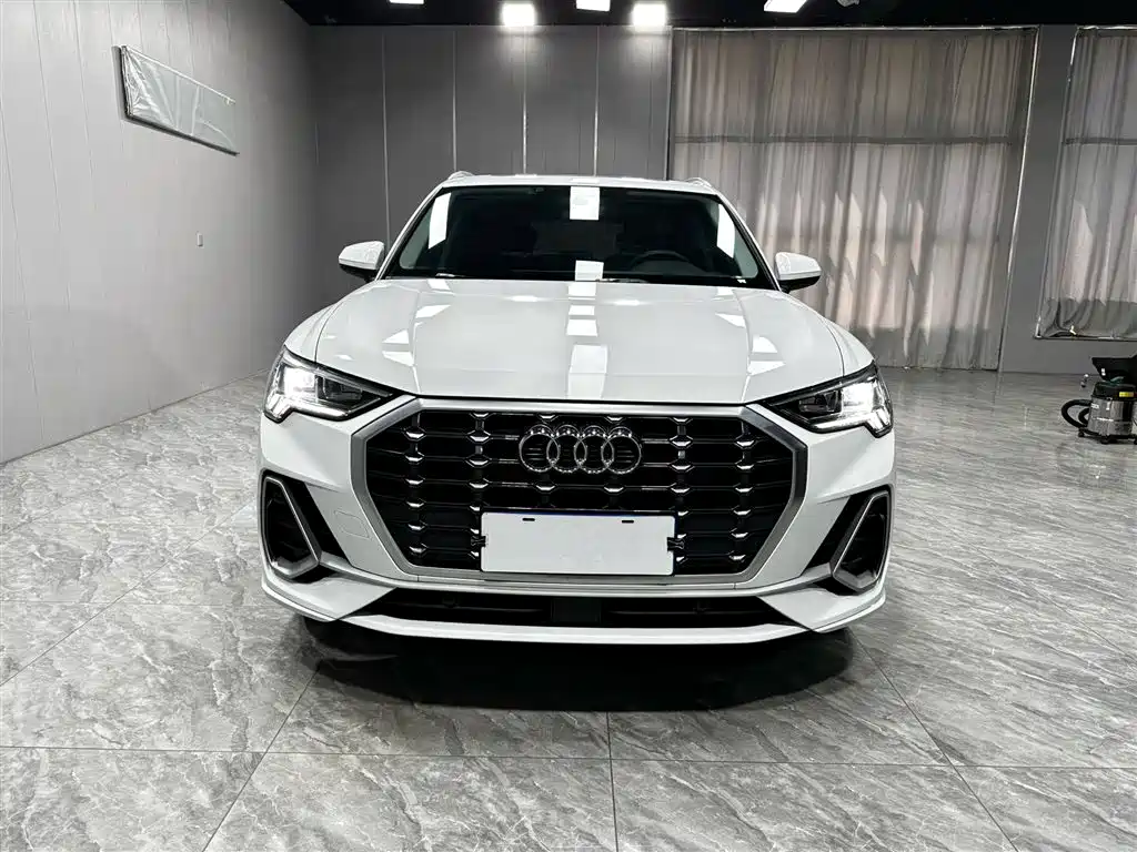 Audi Q3 2022 — фото 2