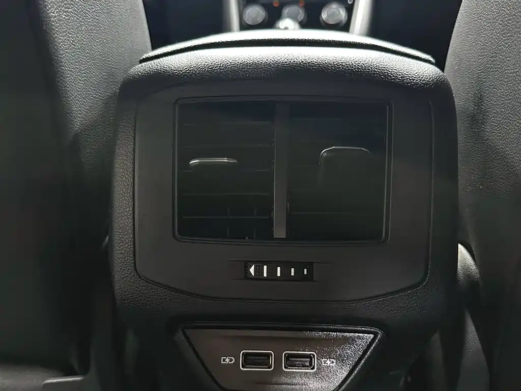 Volkswagen T-Roc 2023 — фото 17