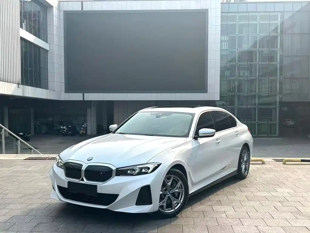 BMW i3 2022 — фото 1