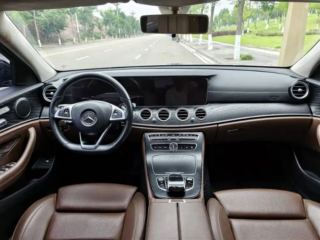 Mercedes-Benz E-Class 2018 — фото 9