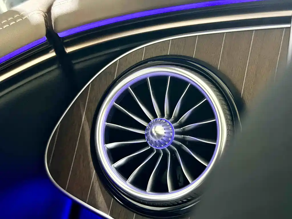 Mercedes-Benz EQE 2025 — фото 22