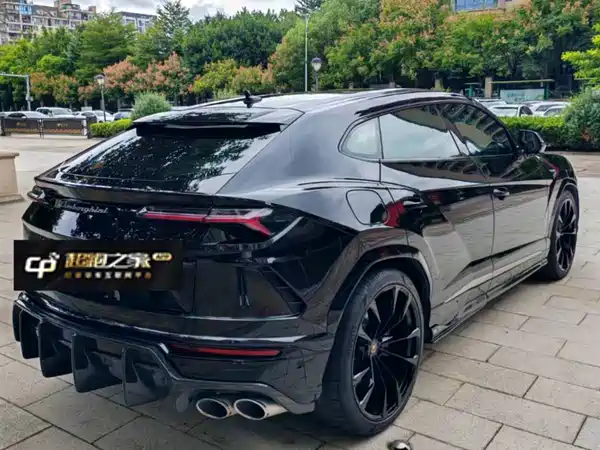 Lamborghini Urus 2021