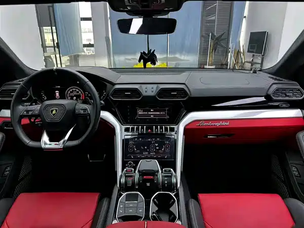 Lamborghini Urus 2021