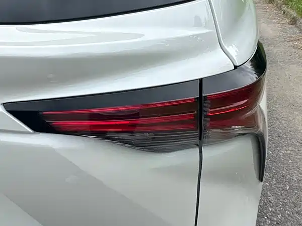 Toyota Granvia 2024