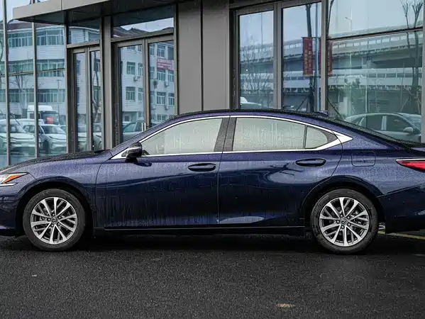 Lexus ES 2022